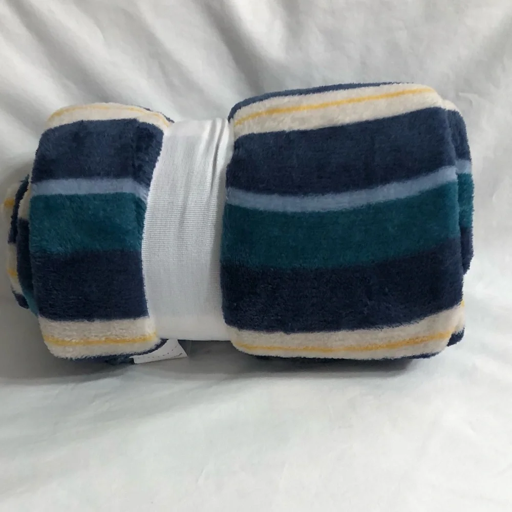 Super soft  plush throw  blue  stripes. Size 50in x60in